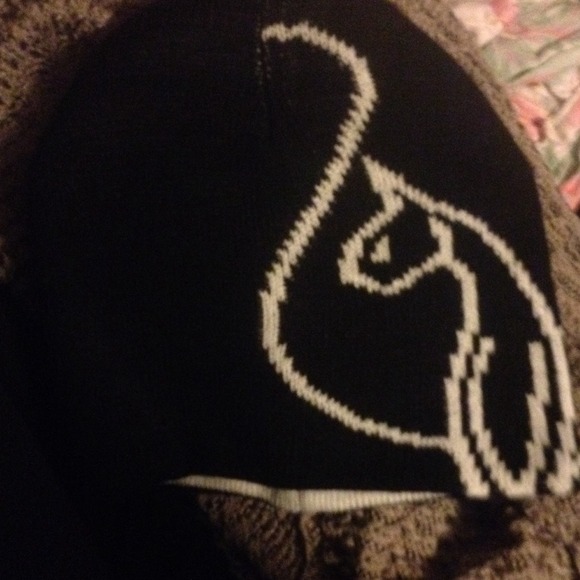 💟Baby phat black and white winter beanie