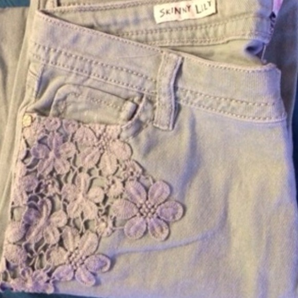 Turquoisey-Green Flowerly Lace Skinny Jeans