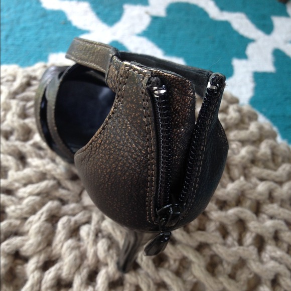 TRADE ☀️☀️Very Sexy DVF heels.. Yum! - Picture 2 of 4