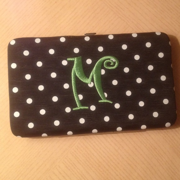 💖NWOT super cute polka dot "M" wallet💖