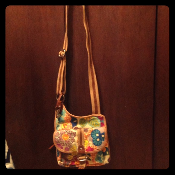 NWOT Fossil Canvas Satchel. Dimensions: 12 x 9.5.