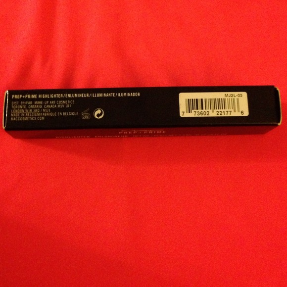 SOLD! Mac Prep & Prime highlighter Radiant Rose - Picture 3 of 3