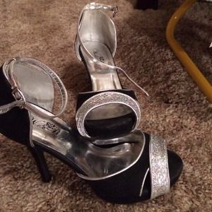 Black velvet heels