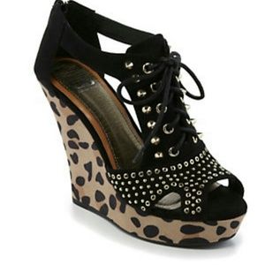 **reduced**GB Gianni Bini Run-Way Wedge Sandals