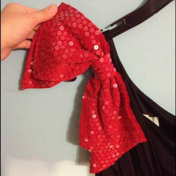 Black One Shoulder Dress With Red Bow - Picture 2 of 4