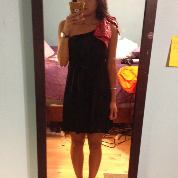 Black One Shoulder Dress With Red Bow - Picture 3 of 4