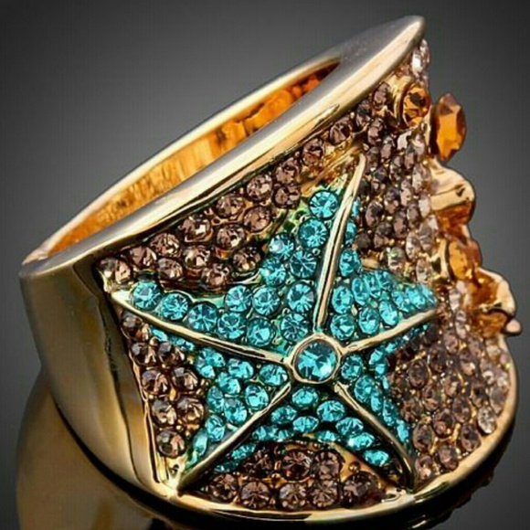 🆕🎉Host Pick*🎉18k Swarovski Crystal Ring - Picture 2 of 4