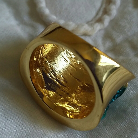 🆕🎉Host Pick*🎉18k Swarovski Crystal Ring - Picture 3 of 4