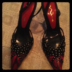 Nina red and black shoes size 9.5