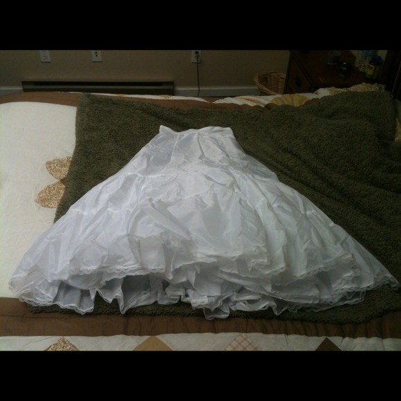 NWT David's Bridal 2 Tiered Slip - Picture 1 of 4