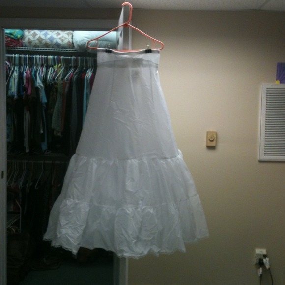 NWT David's Bridal 2 Tiered Slip - Picture 2 of 4