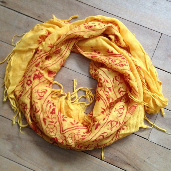 Yellow and orange Scarf - Picture 2 of 4