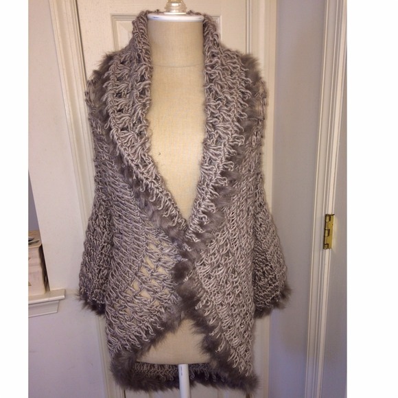 ❌SOLD❌Gorgeous Sweater Wrap