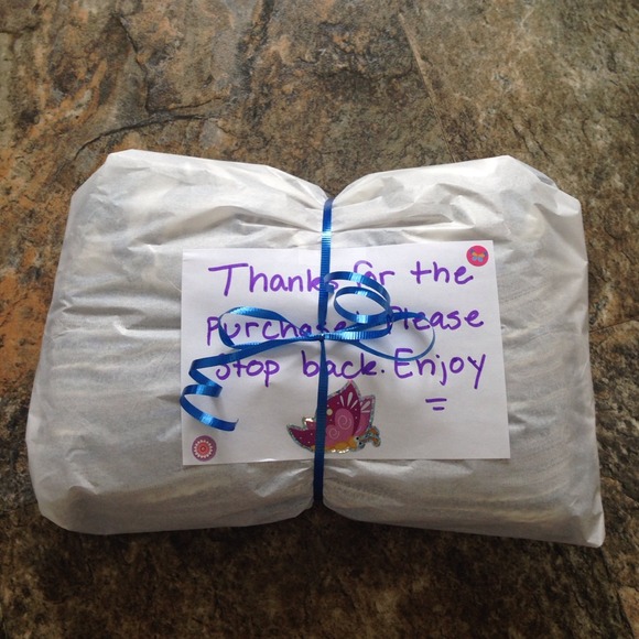 How I wrap my items π - Picture 2 of 2