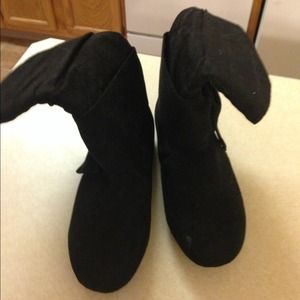 Black boots size 9
