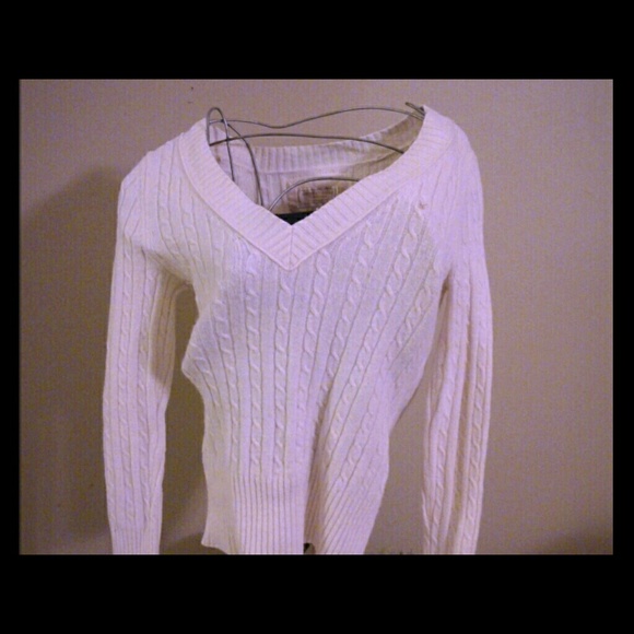 American Eagle sweater
