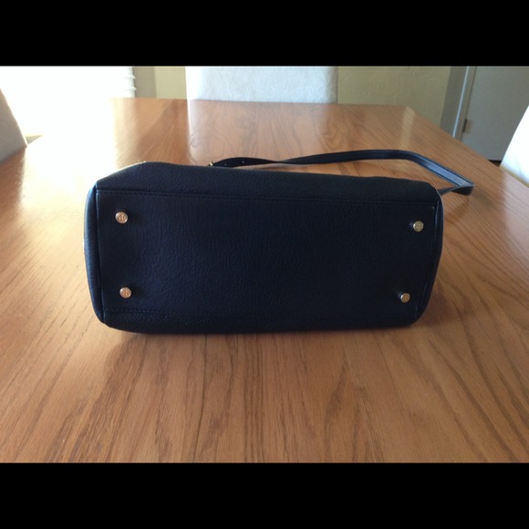 Tory Burch black handbag - Picture 2 of 4