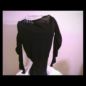 GUESS off shoulder top