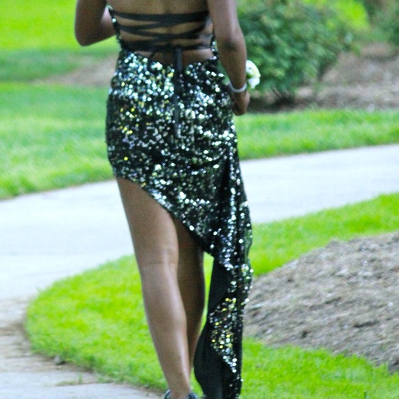 Beautiful Prom dress for sale. - Picture 1 of 3