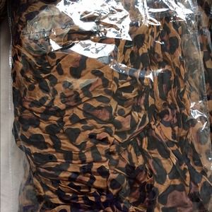 Pashmina leopard scarf