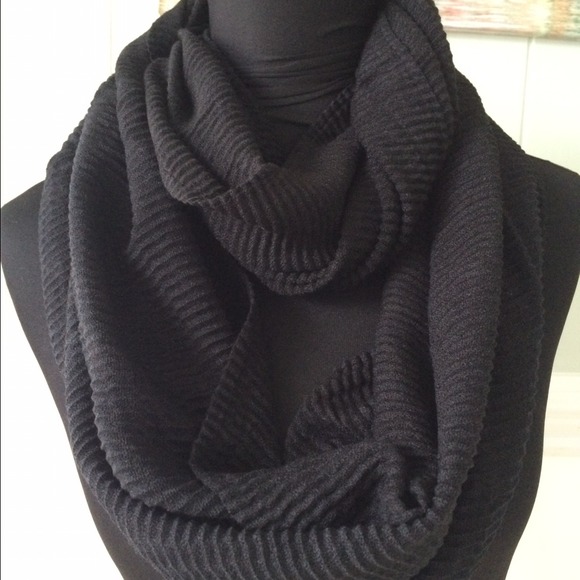 New: Infinity Scarf