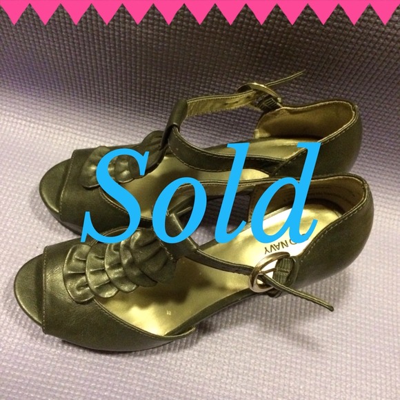Heels - dark charcoal gray - like new!!