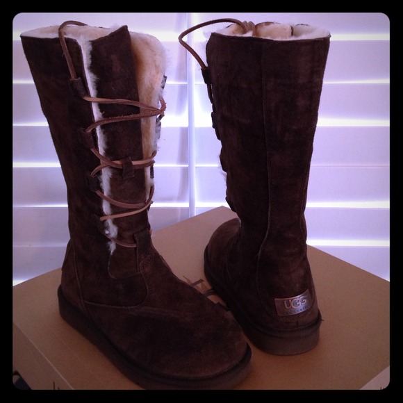 UGG Boots - Brand new UGG Whitley chocolate brown boots size 6