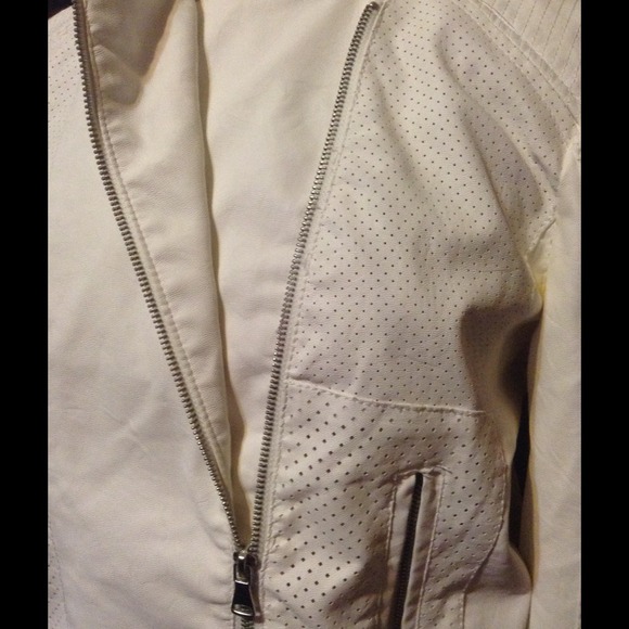 Collectionb off white faux leather jacket - Picture 3 of 4