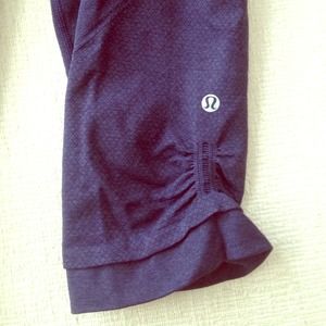Lululemon cropped workout pants- navy