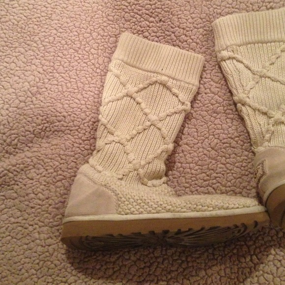 Knit uggs!