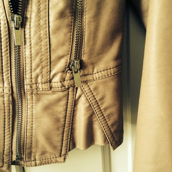 🚫Bundled🚫 Tan Express leather jacket - Picture 2 of 3