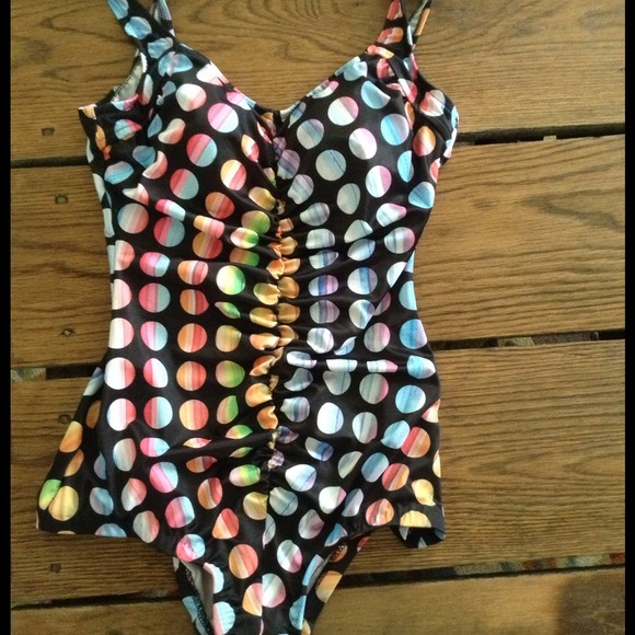 BUNDLE: Bathing Suit, Calvins and cute capris