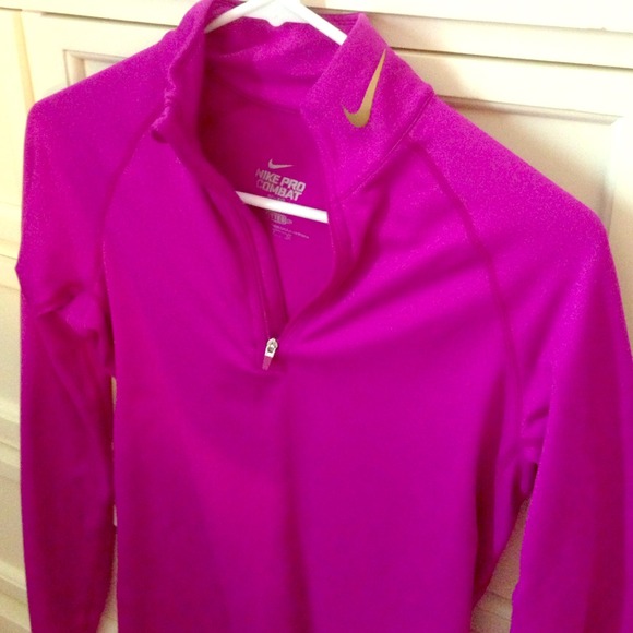 ⭐️SOLD⭐️ Purple nike pullover