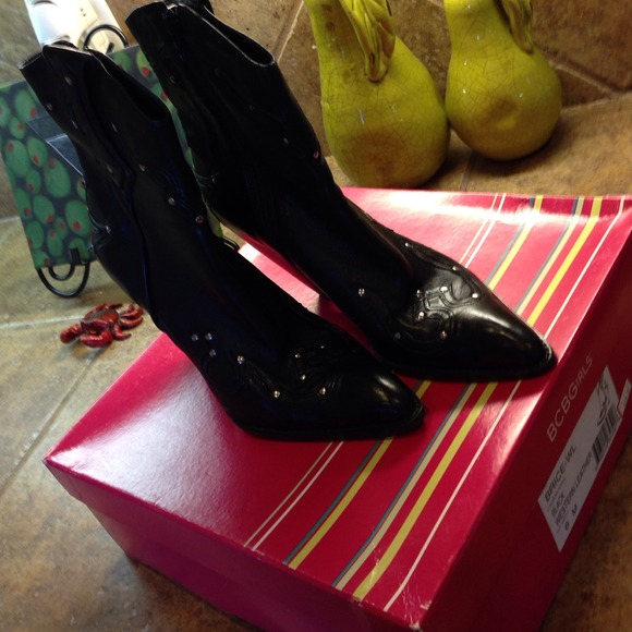 Black western boots