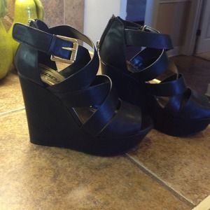 Black strappy wedges
