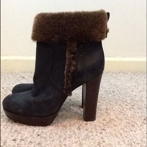 Tory Burch leather/shearling Bootie Never Worn!