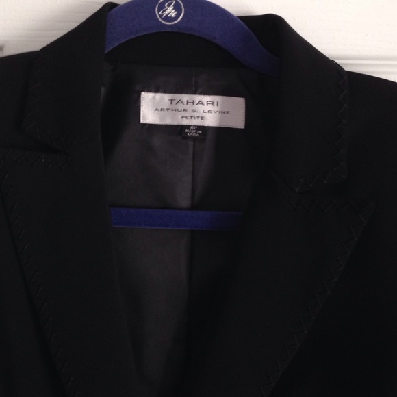 Stylish Tahari jacket - Picture 1 of 4