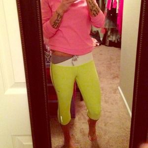 Nike dri-fit Capri running pants