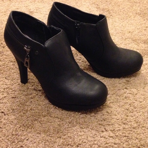 High heal ankle boots