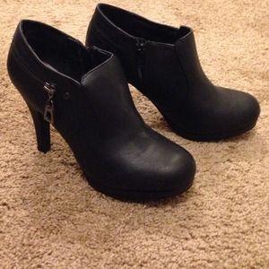High heal ankle boots
