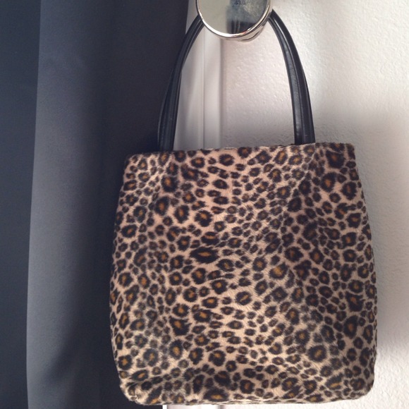 Cute Leopard print purse - Picture 1 of 3