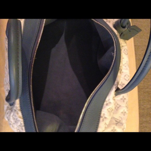 💙Louis Vuitton💙HOLD - Picture 2 of 4