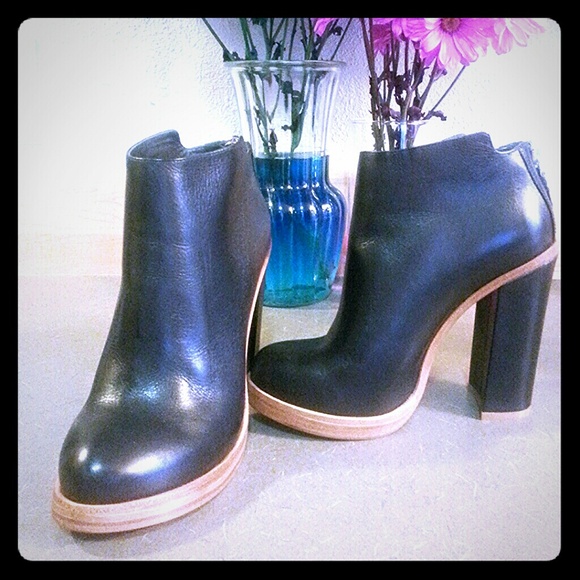 Dolce vita high heal ankle boots