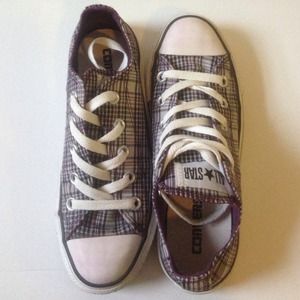 *SOLD* Like New Converse Sneakers - Size 5/35