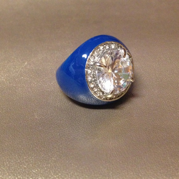Blue and large rhinestone Ring