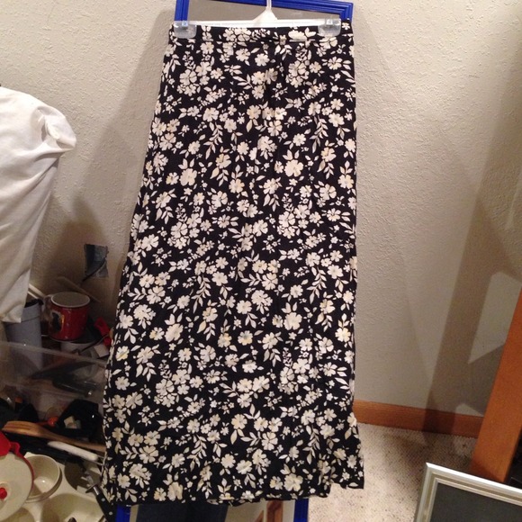 Black/yellow/little bit of green size Medium