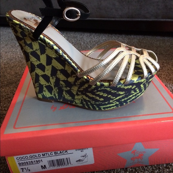 Brand new Sam Edelman wedges!!