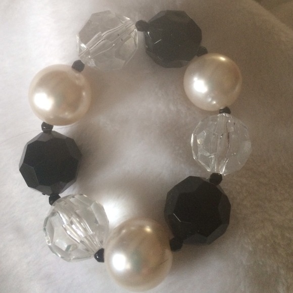 White House Black Market Pearl crystal bracelet