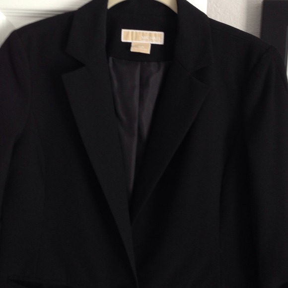 MICHAEL KORS  Sharp looking Black  blazer - Picture 1 of 4