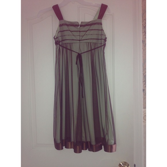 KID'S DRESS!!!!! - Picture 2 of 4